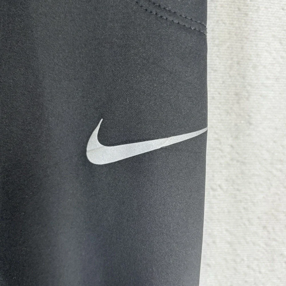 Nike Dri Fit‎ Women's Medium Cropped Leggings